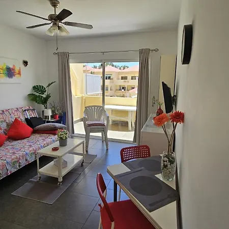 Cozy And Sunny With Everything Need, Great Location Apartment *