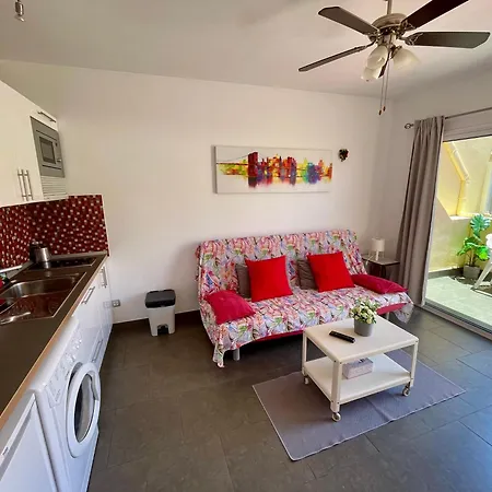 Apartment Cozy And Sunny With Everything Need, Great Location