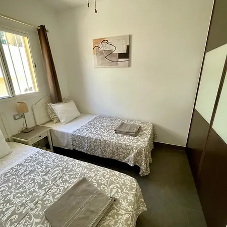 Apartment Cozy And Sunny With Everything Need, Great Location *